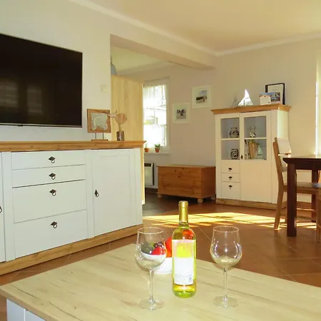 Semesterbostad Ferienhaus Prerow *